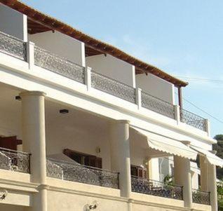 Oasis Hotel Masouri Exterior photo
