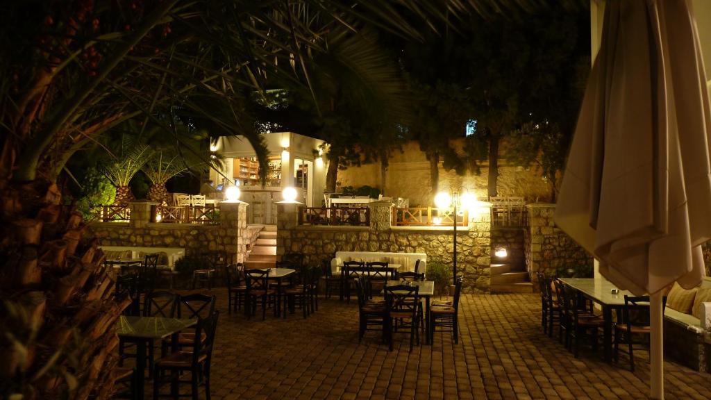 Oasis Hotel Masouri Exterior photo